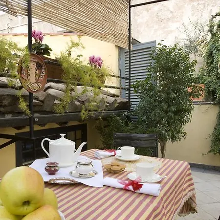 Domus Frattina فندق مبيت وإفطار *