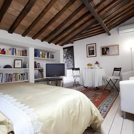 فندق مبيت وإفطار Domus Frattina